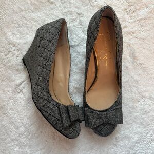 Jessica Simpson wedge size 7